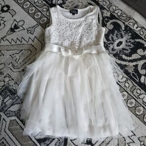 BEAUTIFUL little girl's dress